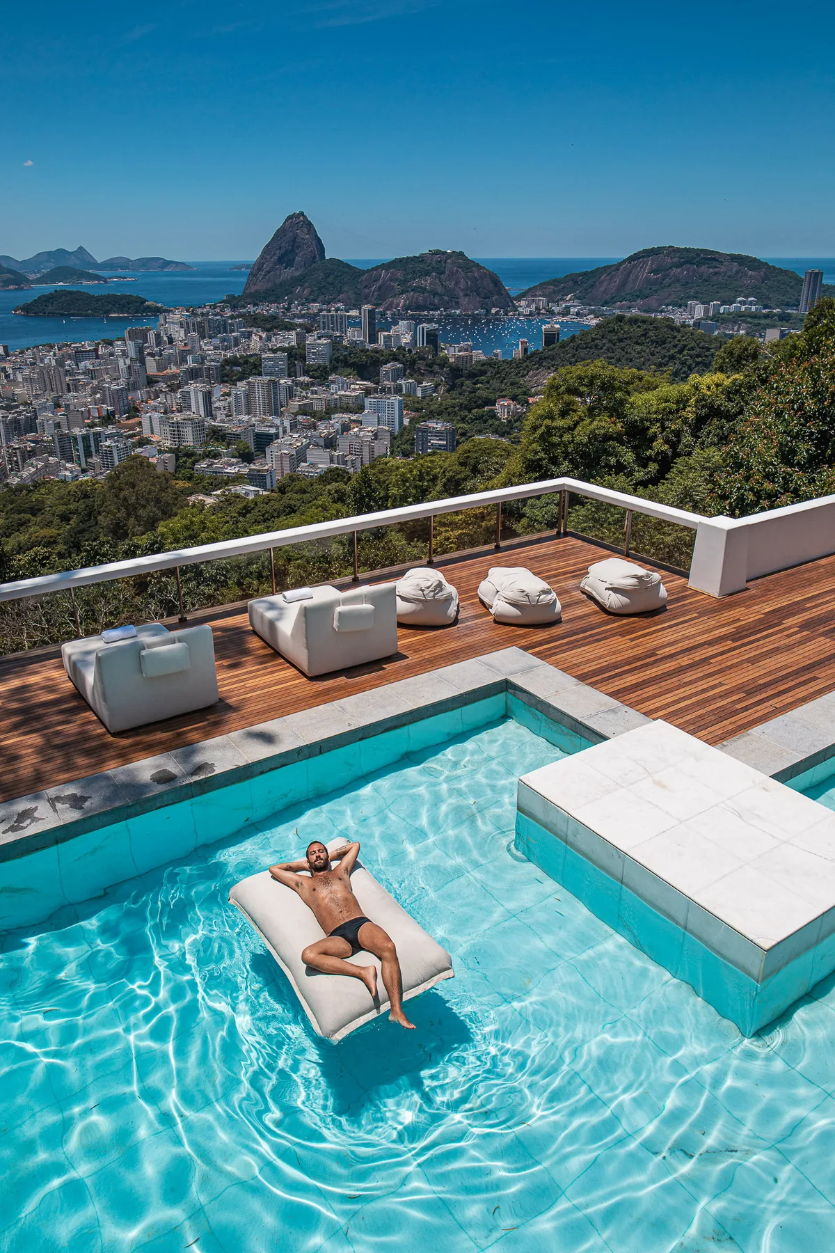 Social Media — br-048.webp