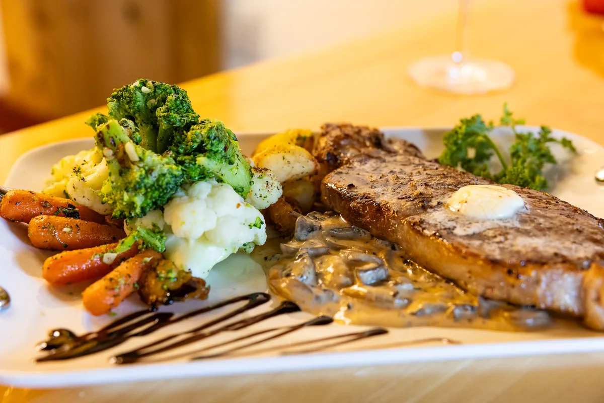 Restaurants — ca-061.webp